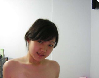 Indonesia Woman Panxxx Sxxter Part two at Home