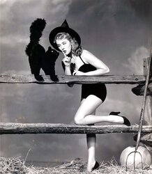 Thanksgiving - Vintage Pinup Images