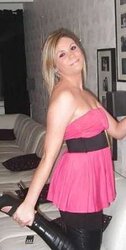 Facebook tramps in steaming leggings