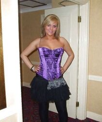 Facebook tramps in steaming leggings
