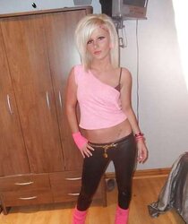 Facebook tramps in steaming leggings