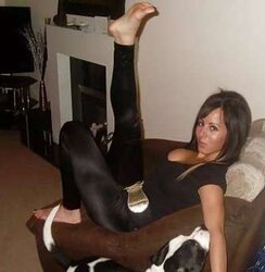 Facebook tramps in steaming leggings