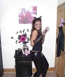 Facebook tramps in steaming leggings