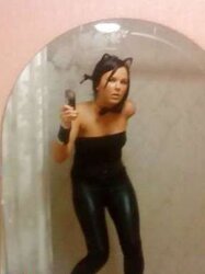 Facebook tramps in steaming leggings