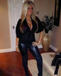 Facebook tramps in steaming leggings