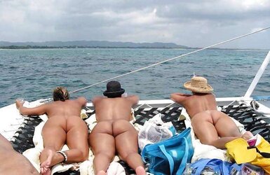 Housewife Nudism