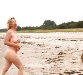 Housewife Nudism