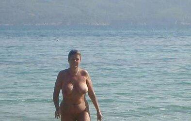 Housewife Nudism