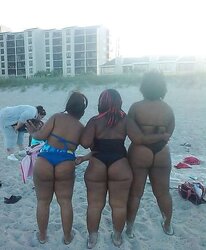 Gigantic Girlz