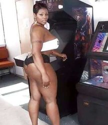 Gigantic Girlz