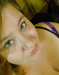 PLUMPER Teenager - Shower Time!