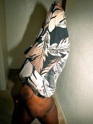 Bootylicious Chick Gets Horny