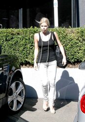 Sophie Monk Pokies Candids in Sydney