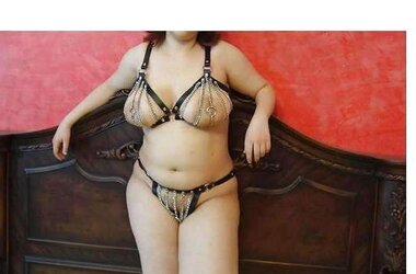CHUBBY FUR COVERED EGYPTIAN VAGINA