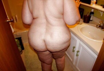 AMPLE FUCKSLUTS