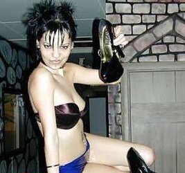 Domme on the west coast