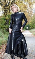 ROMY - Super Super-Fucking-Hot MUMMY - Goddess Of SHOES...(1)