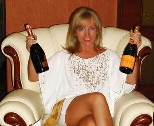 Housewifes clad like hoes for husband