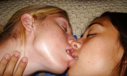 Smooching nymphs