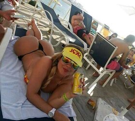 Catia Carvalho Instagram (by Hellboykingop)