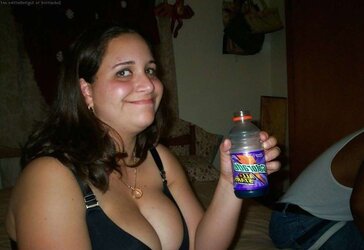 HEFTY TITTY LATINO WIFEY