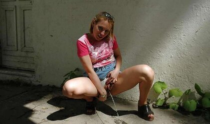 Upskirt Squatting