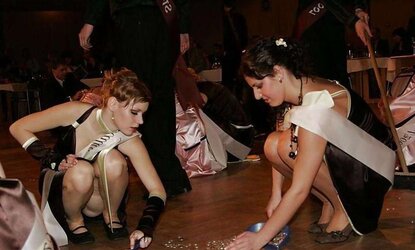 Upskirt Squatting