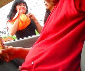 Showcasing exhibicionismo, mostrando el pene en la calle