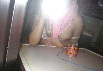 Non-porno Arab dame, with or sans hijab