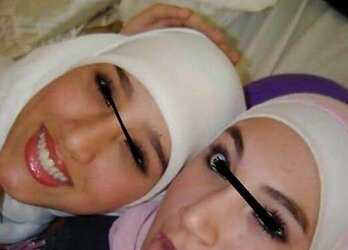 Non-porno Arab dame, with or sans hijab