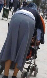 ARAB FLEDGLING MUSLIM BEURETTE HIJAB PHAT RUMP