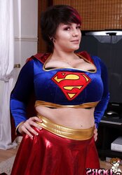 PLUMPER DORS FELINE ( SUPERGIRL ) 1A PARTE