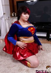PLUMPER DORS FELINE ( SUPERGIRL ) 1A PARTE
