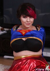PLUMPER DORS FELINE ( SUPERGIRL ) 1A PARTE