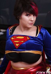 PLUMPER DORS FELINE ( SUPERGIRL ) 1A PARTE