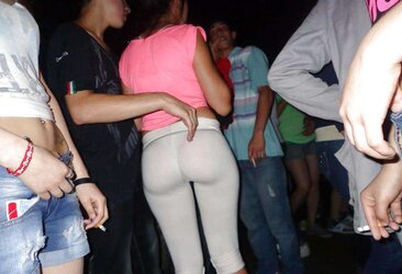 Bailando en tanga