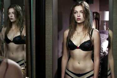 Lili Simmons