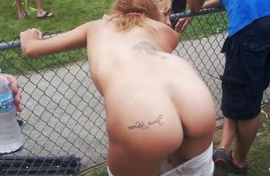 More gals from Nudes a Poppin