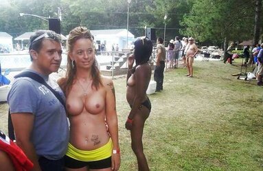 More gals from Nudes a Poppin