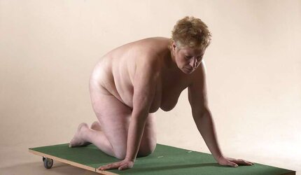 Jirina getting on all fours