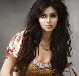 Pakistani and Indian College And School Femmes Photos