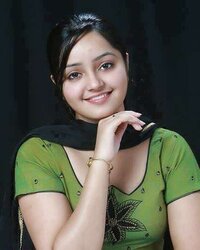 Pakistani and Indian College And School Femmes Photos