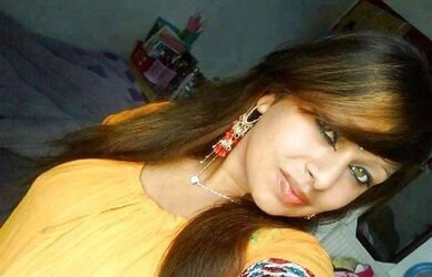 Pakistani and Indian College And School Femmes Photos