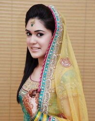 Pakistani and Indian College And School Femmes Photos