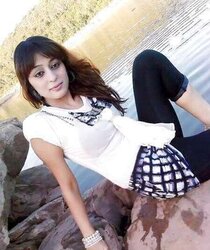 Pakistani and Indian College And School Femmes Photos