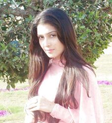 Pakistani and Indian College And School Femmes Photos