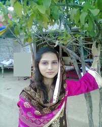Pakistani and Indian College And School Femmes Photos
