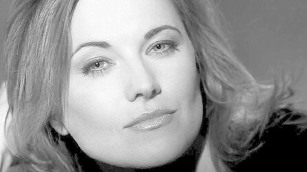 Lucy Lawless vs. Kathryn Morris