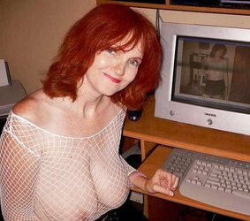 Les salopes devant leur pc