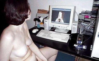 Les salopes devant leur pc